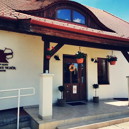 Szabolcs Vezer Panzio Bed & Breakfast Ngoại thất bức ảnh