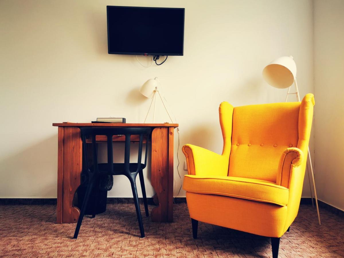 Szabolcs Vezer Panzio Bed & Breakfast Ngoại thất bức ảnh