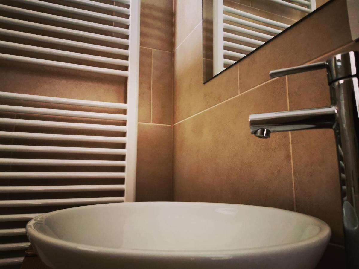 Szabolcs Vezer Panzio Bed & Breakfast Ngoại thất bức ảnh