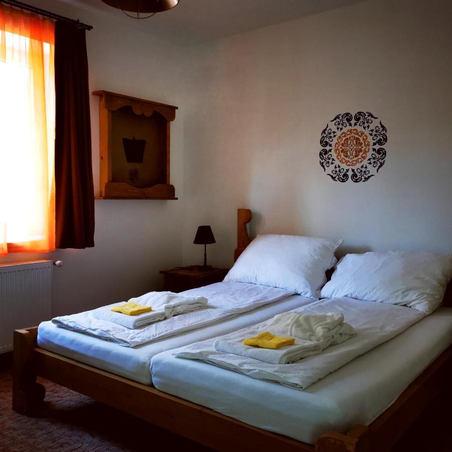 Szabolcs Vezer Panzio Bed & Breakfast Ngoại thất bức ảnh