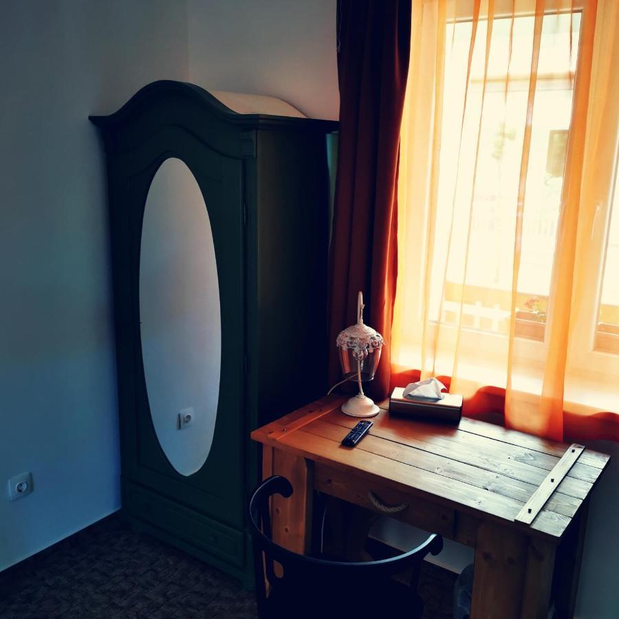 Szabolcs Vezer Panzio Bed & Breakfast Ngoại thất bức ảnh