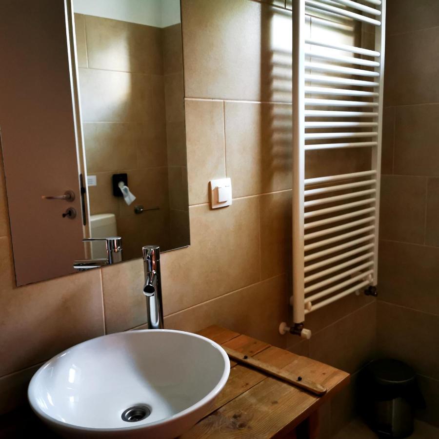 Szabolcs Vezer Panzio Bed & Breakfast Ngoại thất bức ảnh