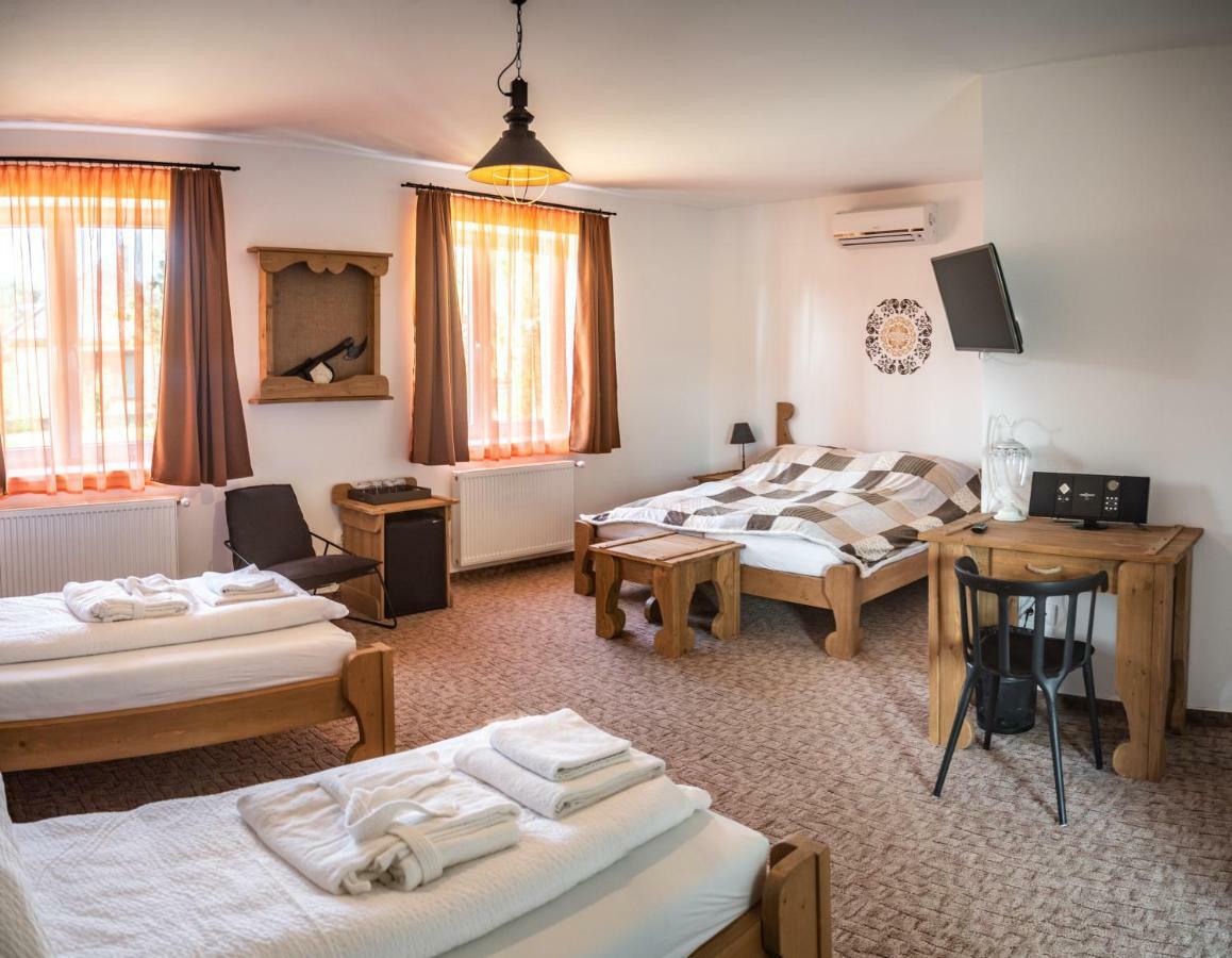 Szabolcs Vezer Panzio Bed & Breakfast Ngoại thất bức ảnh