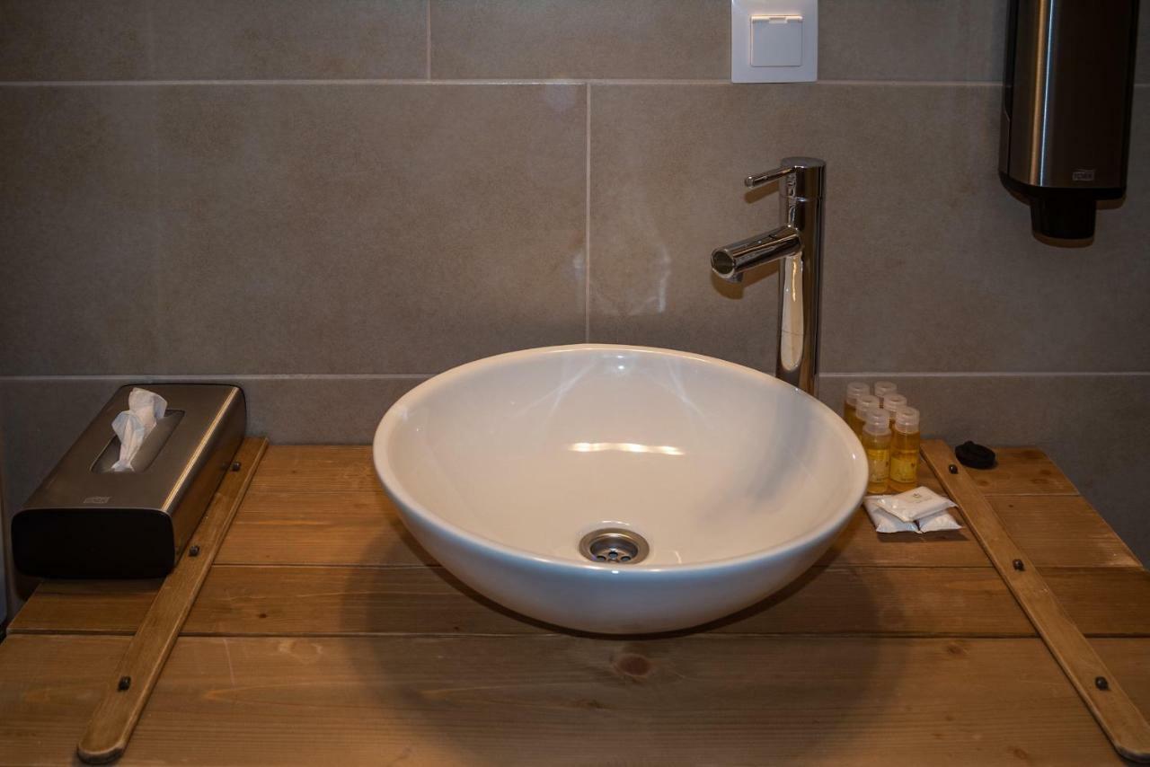 Szabolcs Vezer Panzio Bed & Breakfast Ngoại thất bức ảnh