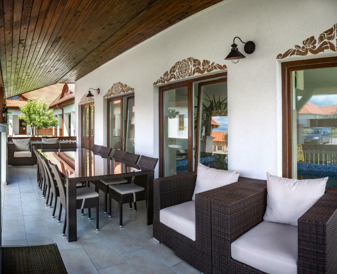 Szabolcs Vezer Panzio Bed & Breakfast Ngoại thất bức ảnh