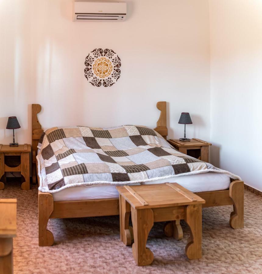 Szabolcs Vezer Panzio Bed & Breakfast Ngoại thất bức ảnh