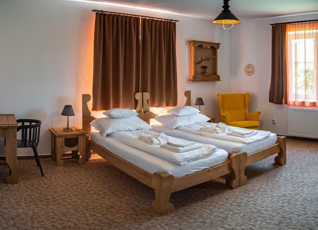 Szabolcs Vezer Panzio Bed & Breakfast Ngoại thất bức ảnh